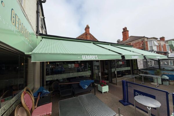 restuarant awning with valance